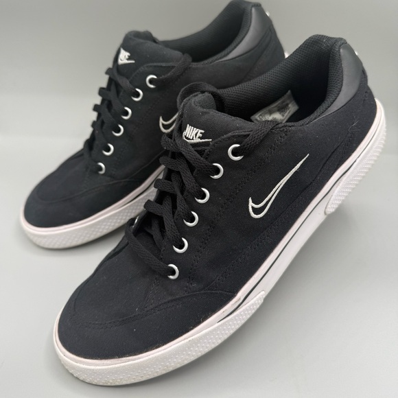 USED - Nike Men's Black and White Sneakers - Picture 1 of 8
